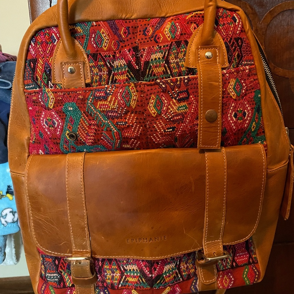 Gorgeous backpack - Picture 2 of 5